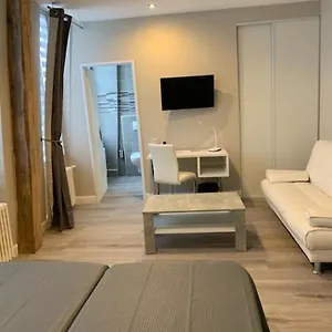 https://hotel-des-2-nations.midi-pyreneeshotels.com