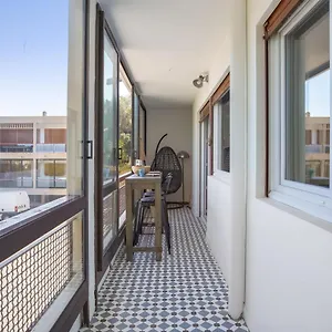 https://superb-apartment-with-loggia-and-view-on-the-sea-hyeres-welkeys.aixenprovencehotels.org