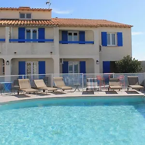 Le Bleu Marine ** Saintes-Maries-de-La-Mer