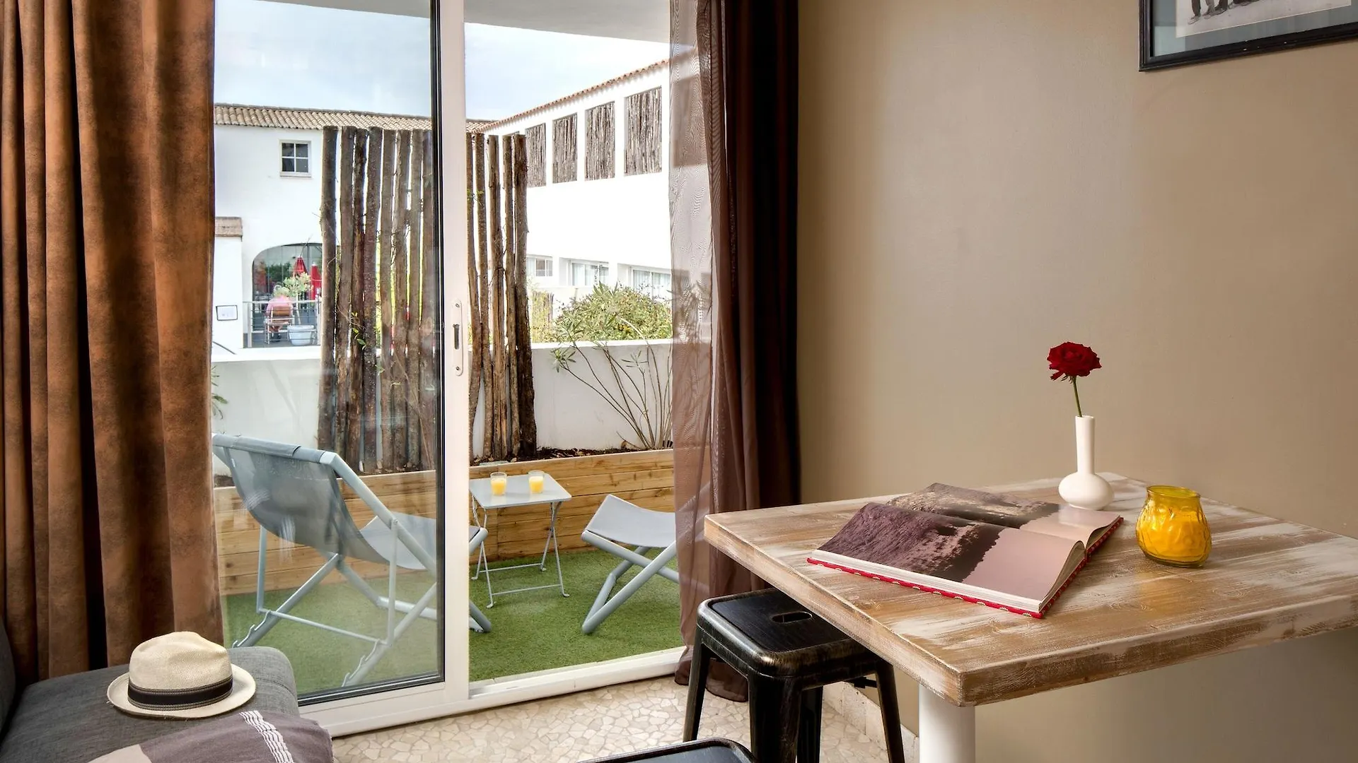 Vila De La Mar & Spa Hotel Saintes-Maries-de-la-Mer 4*,